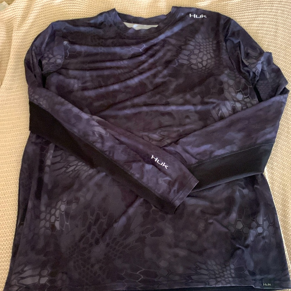 Men’s Huk long sleeve tee & Ralph Lauren Tee Bundle